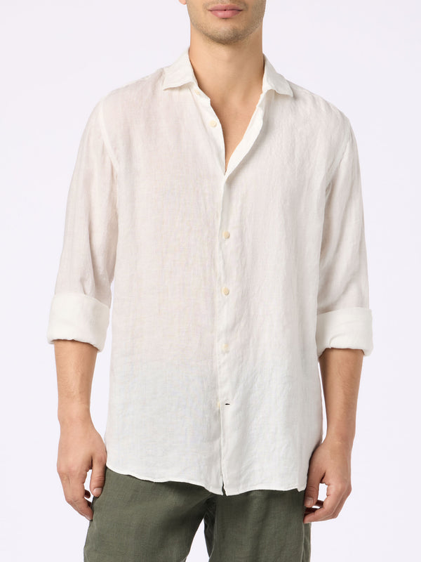 Man white linen shirt Pamplona