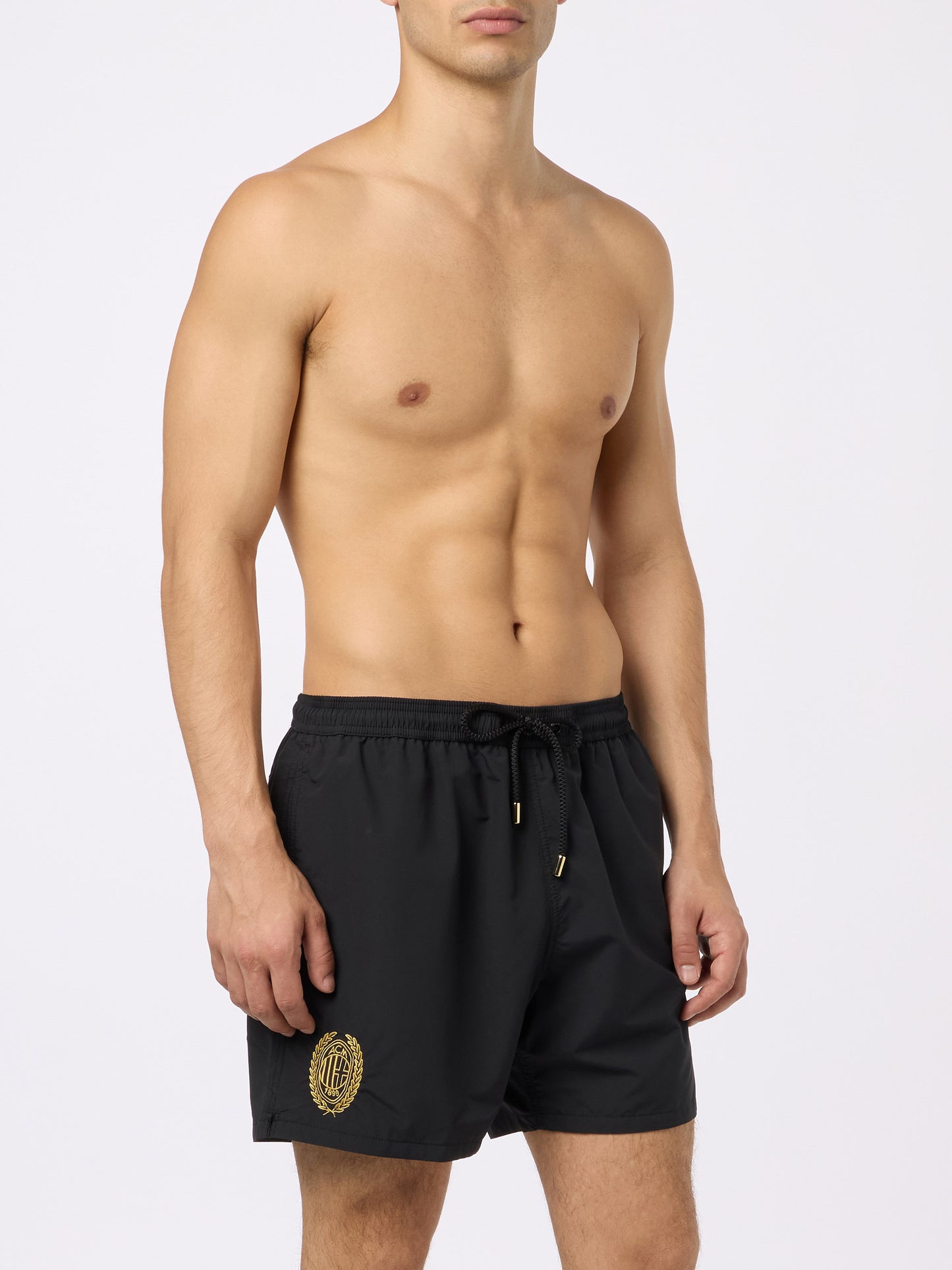 Costume classico leggero Patmos nero con patch Milan 125 | AC MILAN 125 SPECIAL EDITION