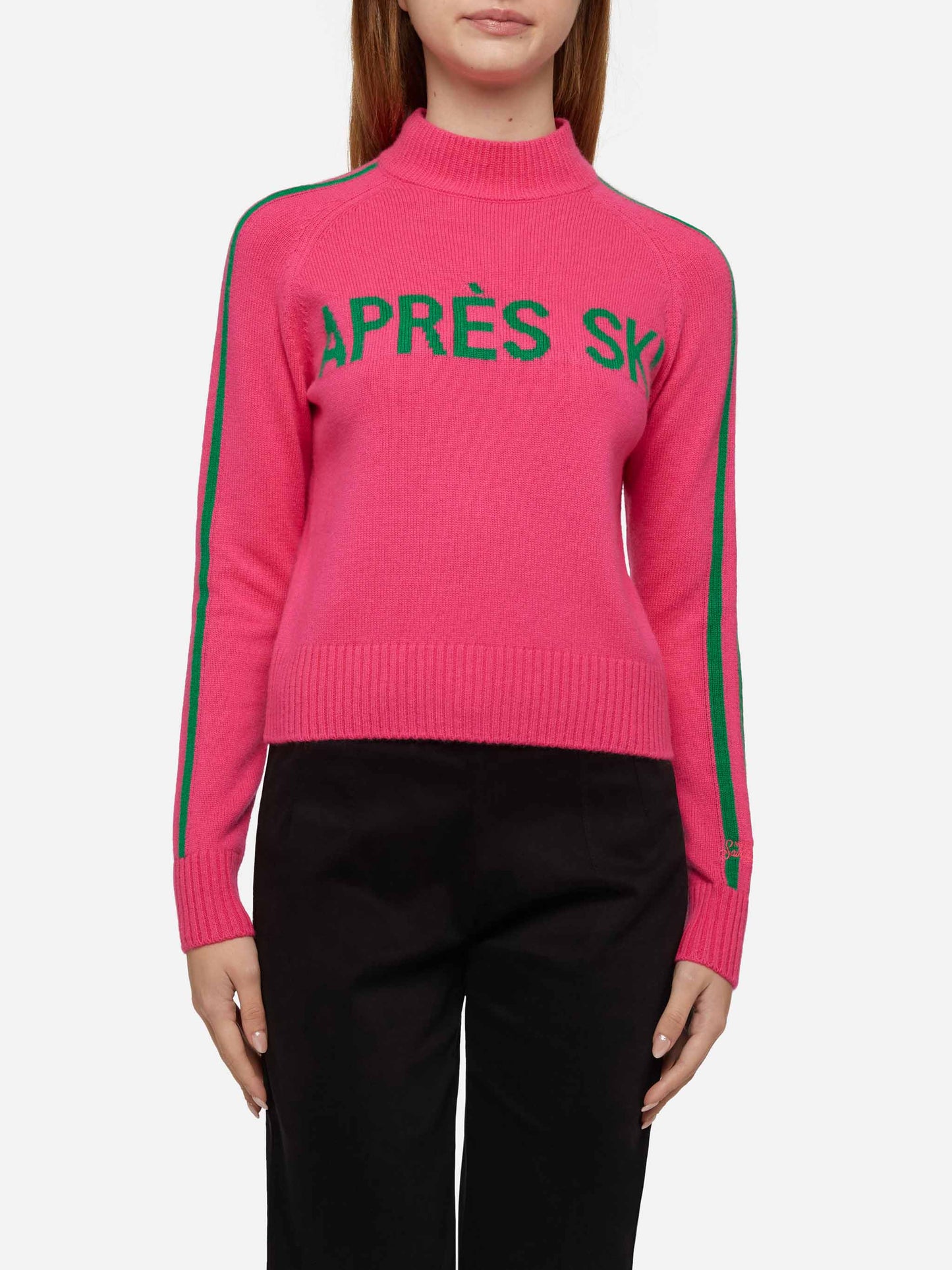 Woman half-turtleneck sweater with Apres ski embroidery