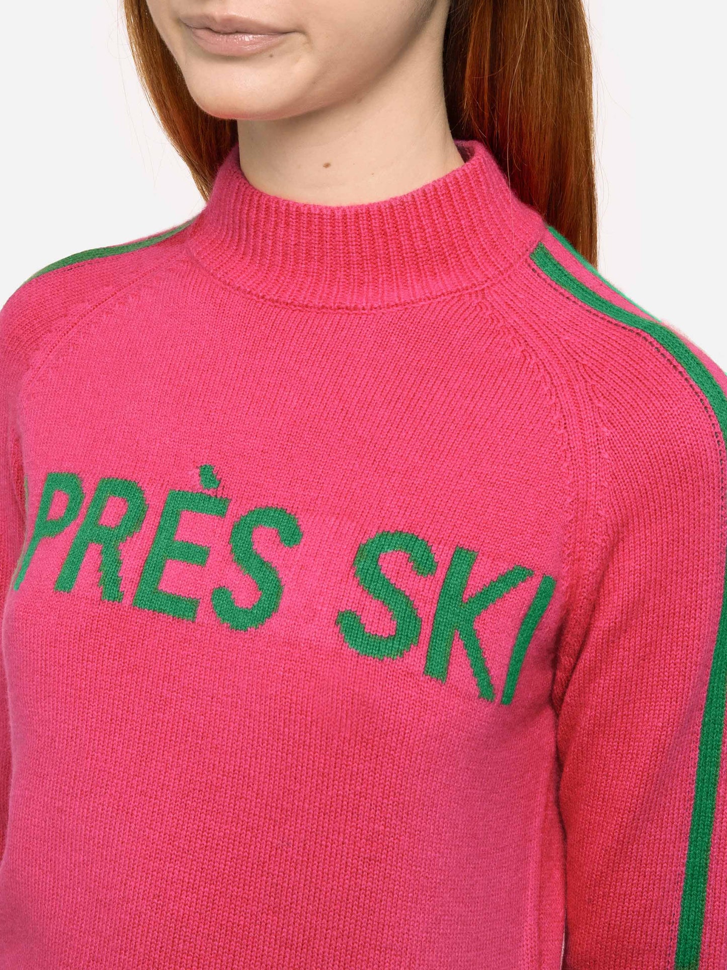 Woman half-turtleneck sweater with Apres ski embroidery