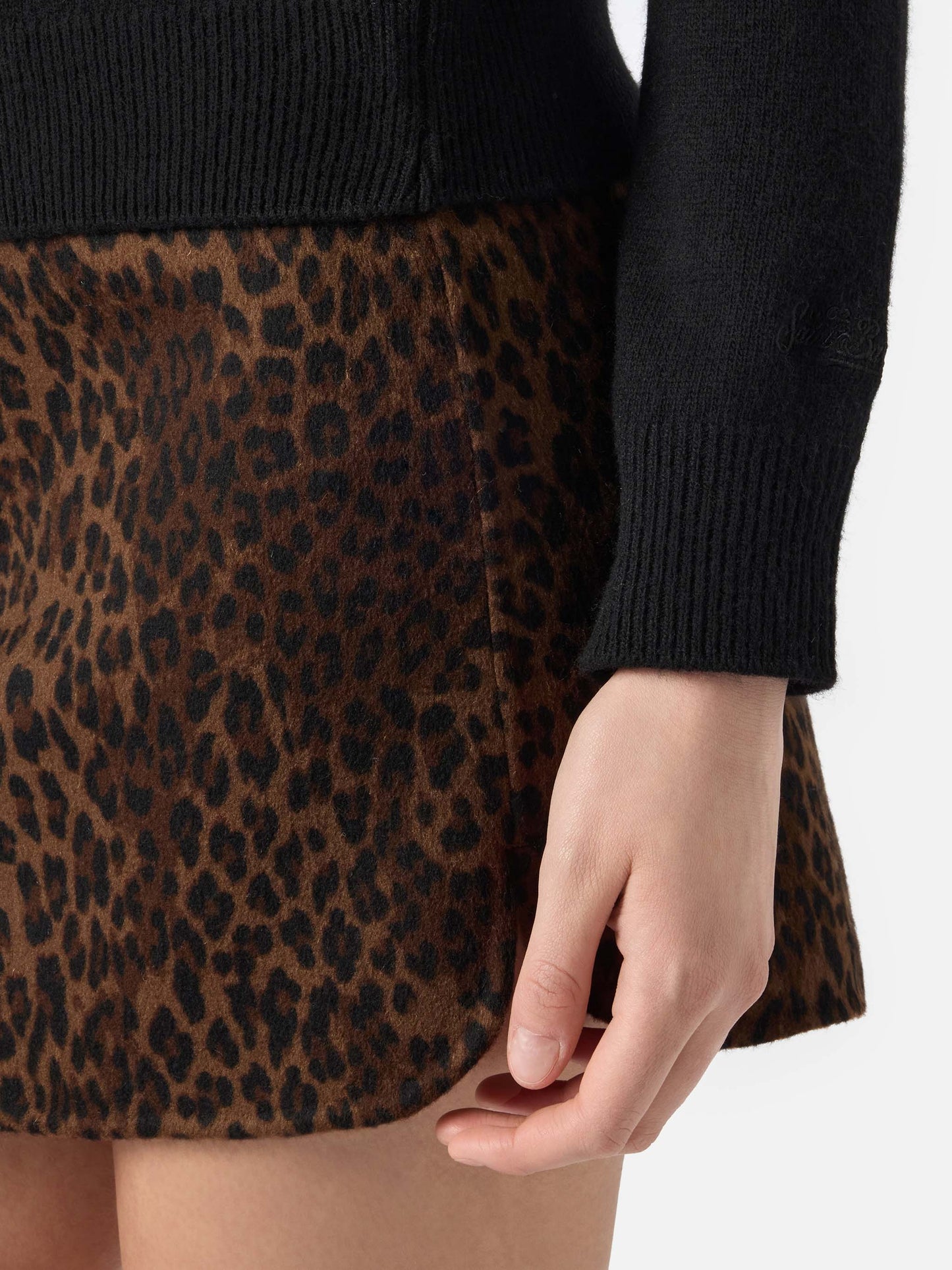 Maglione da donna nero New Queen con ricamo Vip club Cortina | VIP CLUB CORTINA SPECIAL EDITION