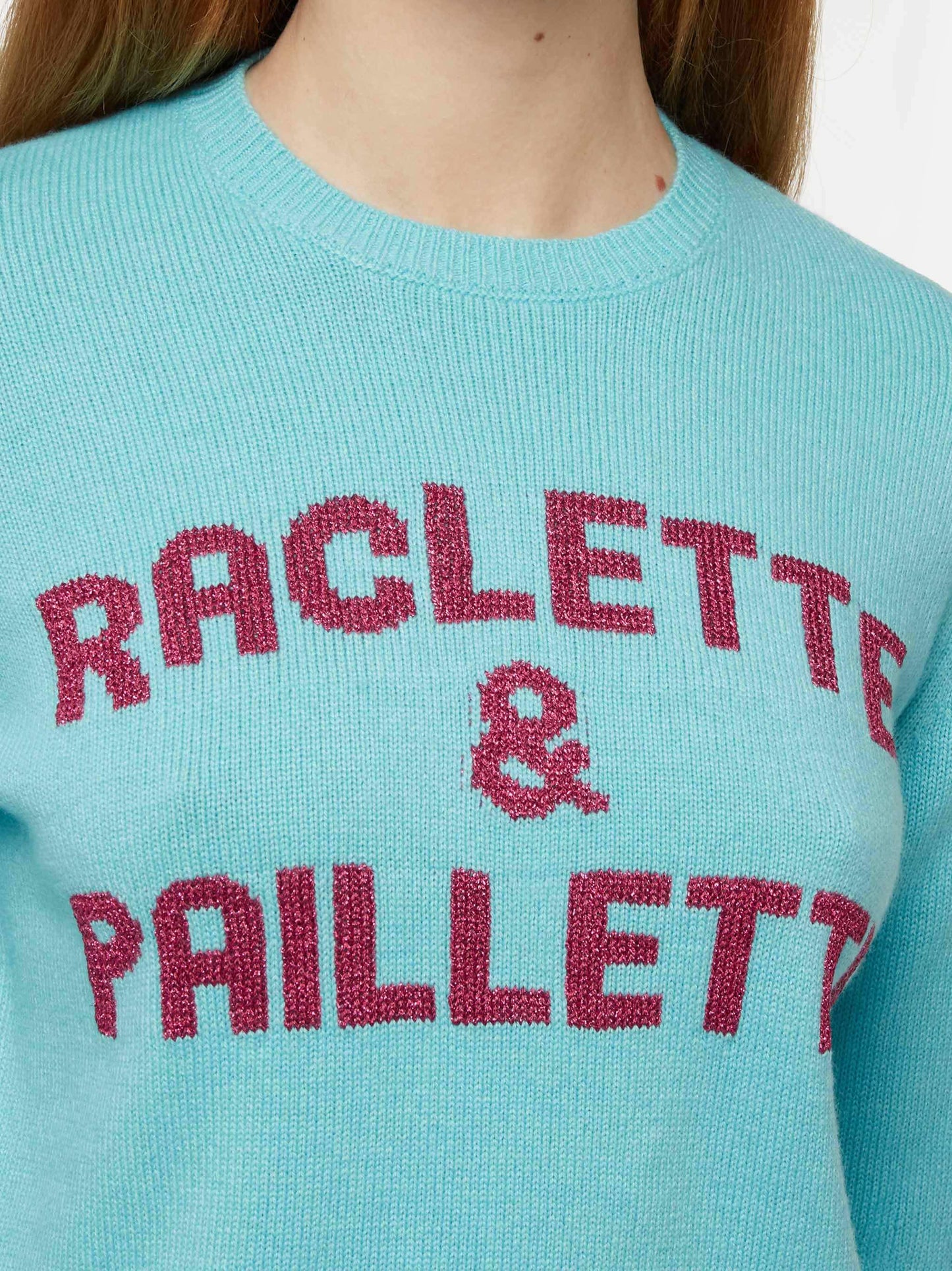 Wassergrüner Pullover New Queen mit Raclette &amp; Paillettes Pailletten-Schriftzug