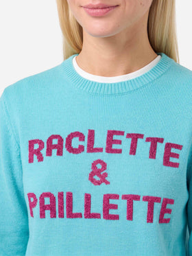 Maglione verde acqua New Queen con scritta Raclette& Paillettes in paillettes