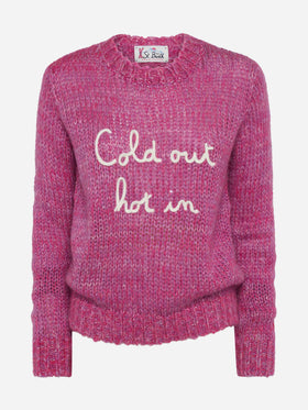 Weicher Damenpullover mit Rundhalsausschnitt und „Cold Out Hot In“-Stickerei