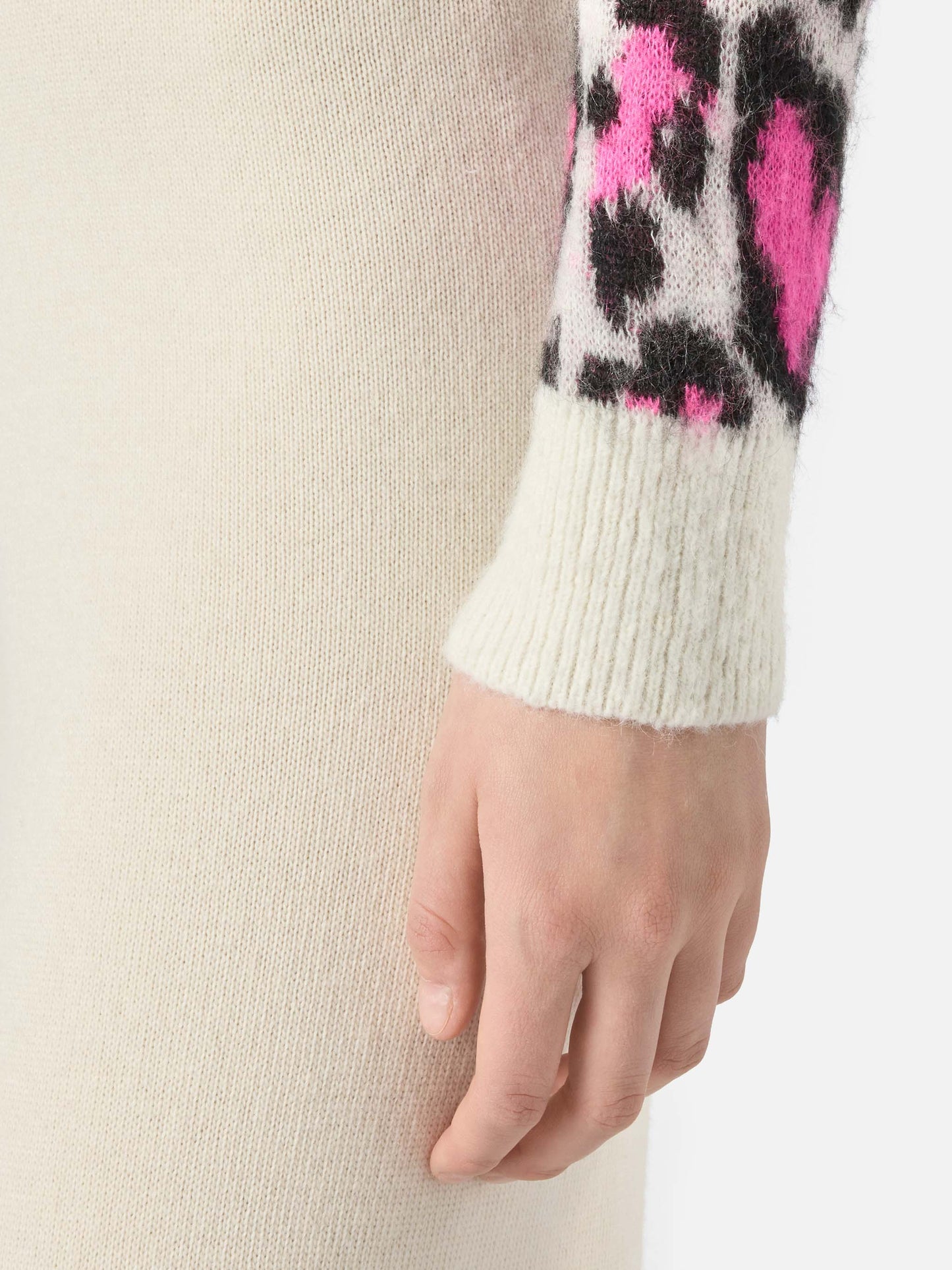 New Queen crewneck crop sweater with Leopard Hearts