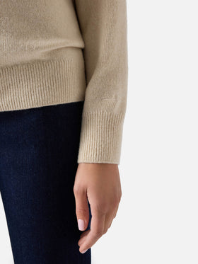 Pullover mit Rundhalsausschnitt aus Woll- und Kaschmirmischung Grain New Queen mit Amore Espresso-Stickerei 