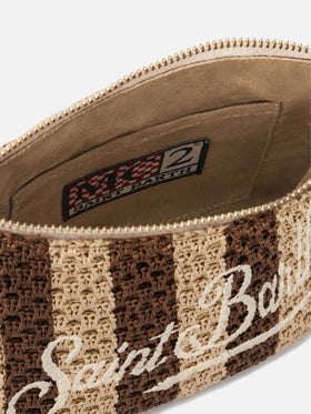 Pochette de rafia a rayas con logotipo bordado 