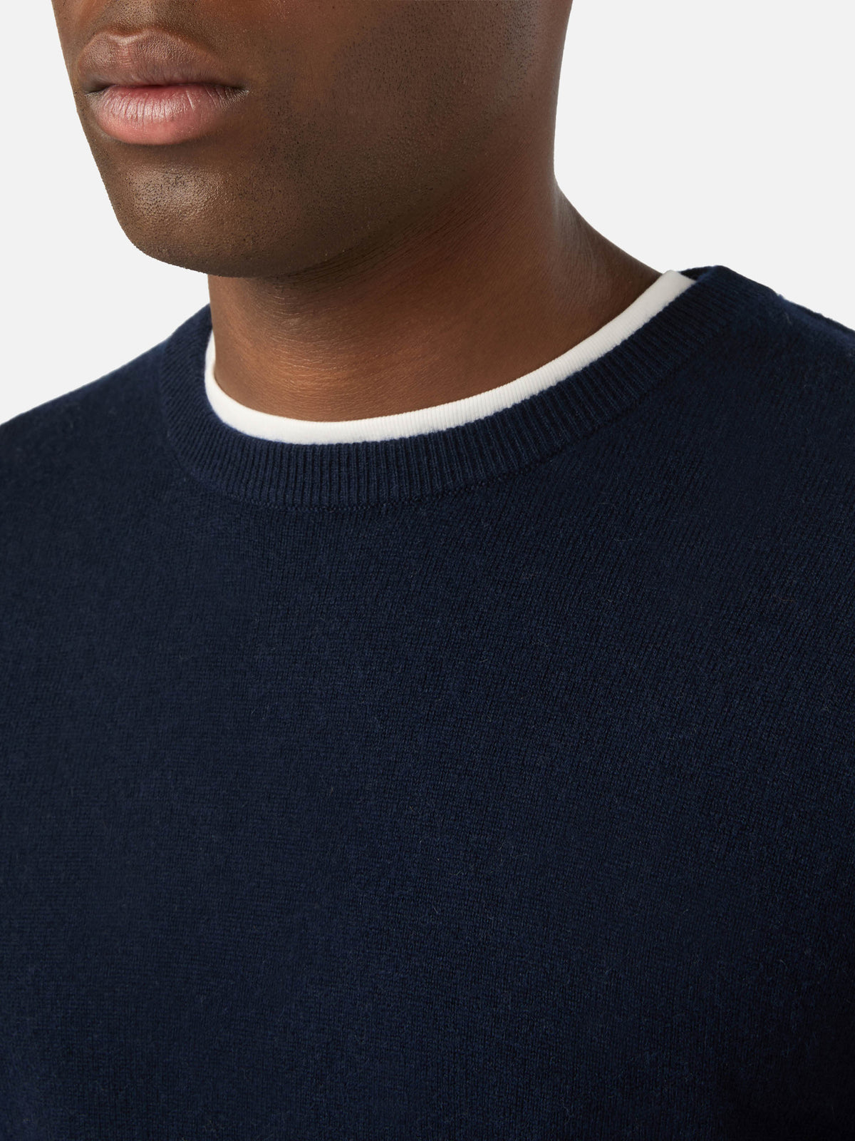 Navy blue Regent Rundhalspullover aus Merinowolle und Kaschmirmischung 