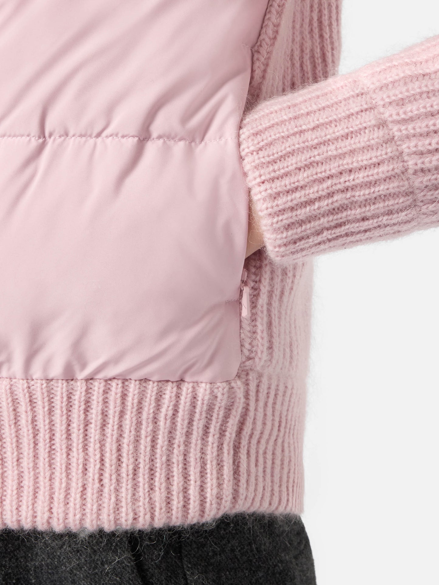 Giubbotto imbottito da donna con maniche in maglia