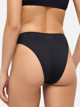 Slip da bagno a vita alta e sgambatura accentuata Sibilla