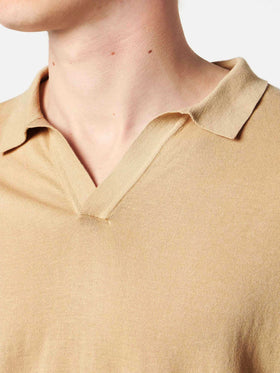 Polo Sloan in maglia beige senza bottoni