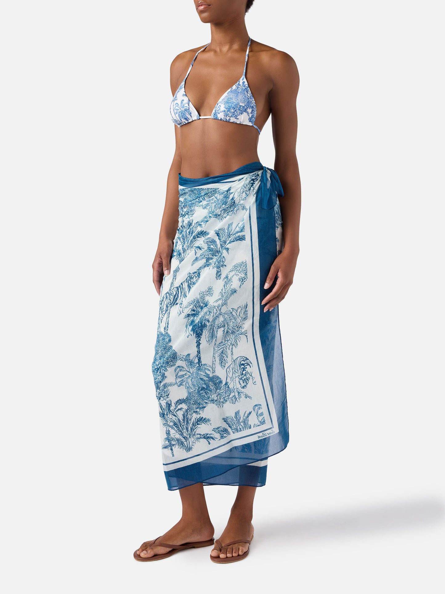Thaiti long pareo in silk blend with blue toile de jouy print