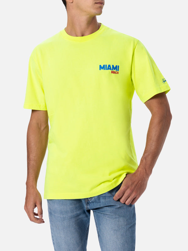 T-shirt da uomo in cotone con stampa piazzata cartolina di Miami Beach