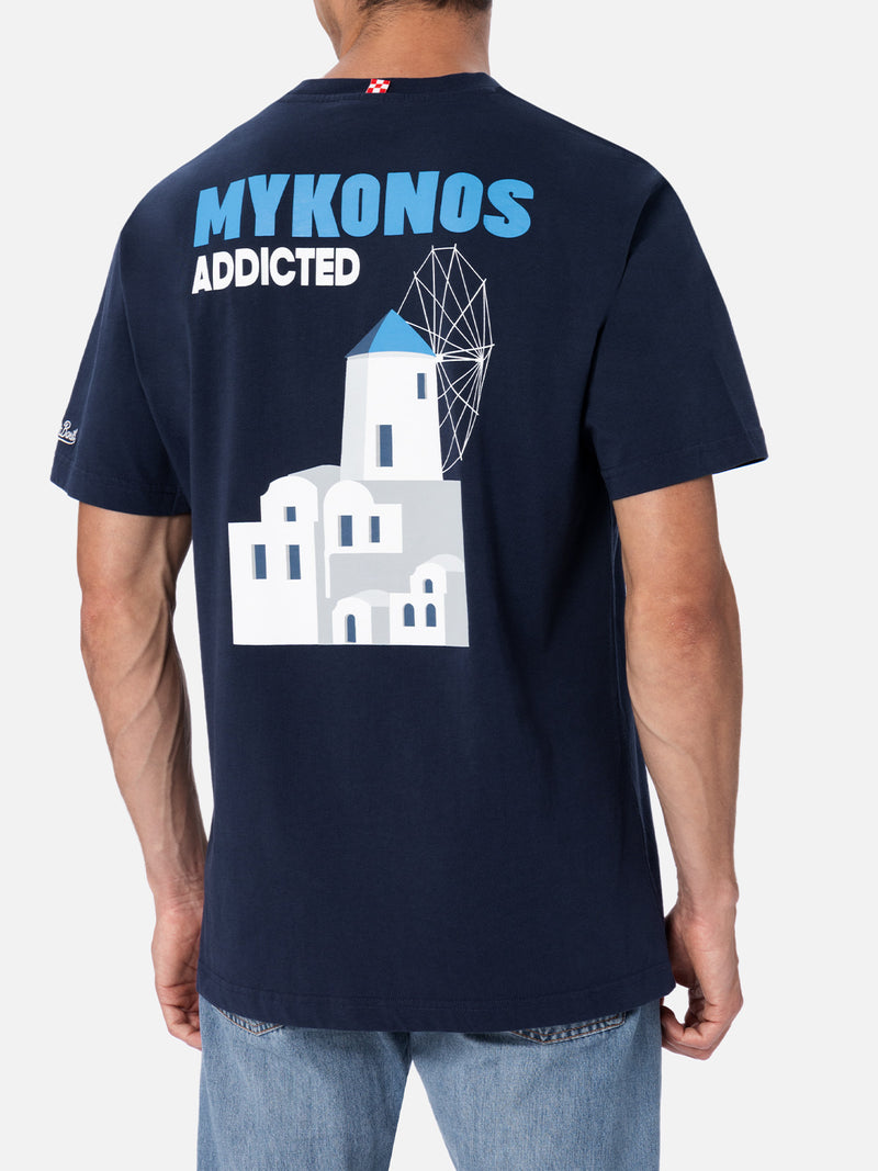 T-shirt da uomo in cotone con stampa piazzata cartolina Mykonos Addicted