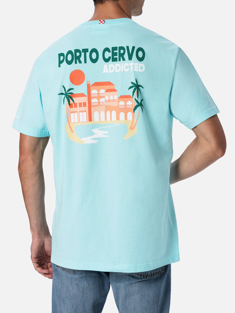 T-shirt da uomo in cotone con stampa piazzata cartolina Porto Cervo Addicted