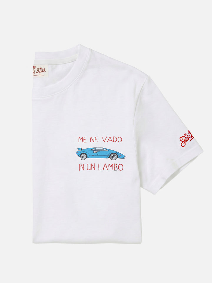 Herren-T-Shirt aus Baumwolle mit der Stickerei „Me ne vado in un lambo“ und dem Aufdruck „Car Placed“.