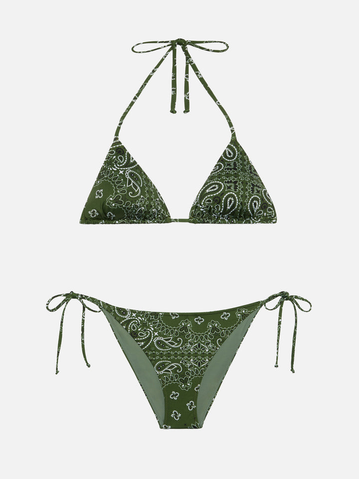 Klassische Badehose „Virgo“ mit Bandanna-Print – Badeanzug „Leah“ mit Triangel-Top und Bandanna-Print