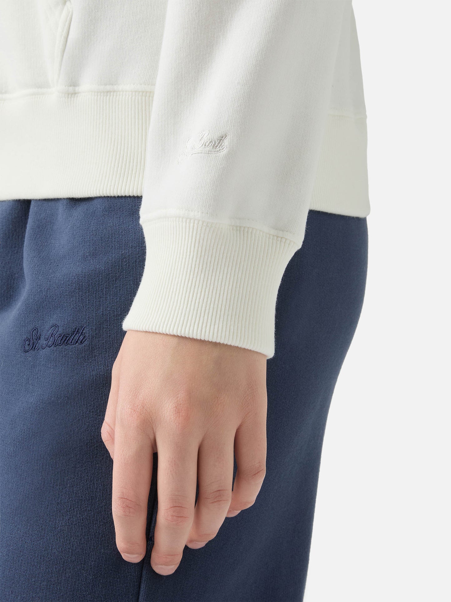 Virginia-Baumwollhoodie in Weiß mit St. Moritz-Stickerei | ST. MORITZ SONDEREDITION
