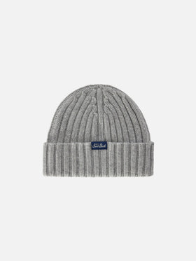 Grey Wengen beanie with Piccola Peste embroidery