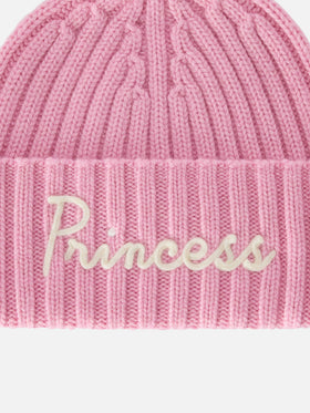 Rosafarbene Wengen-Mütze mit Princess-Stickerei 