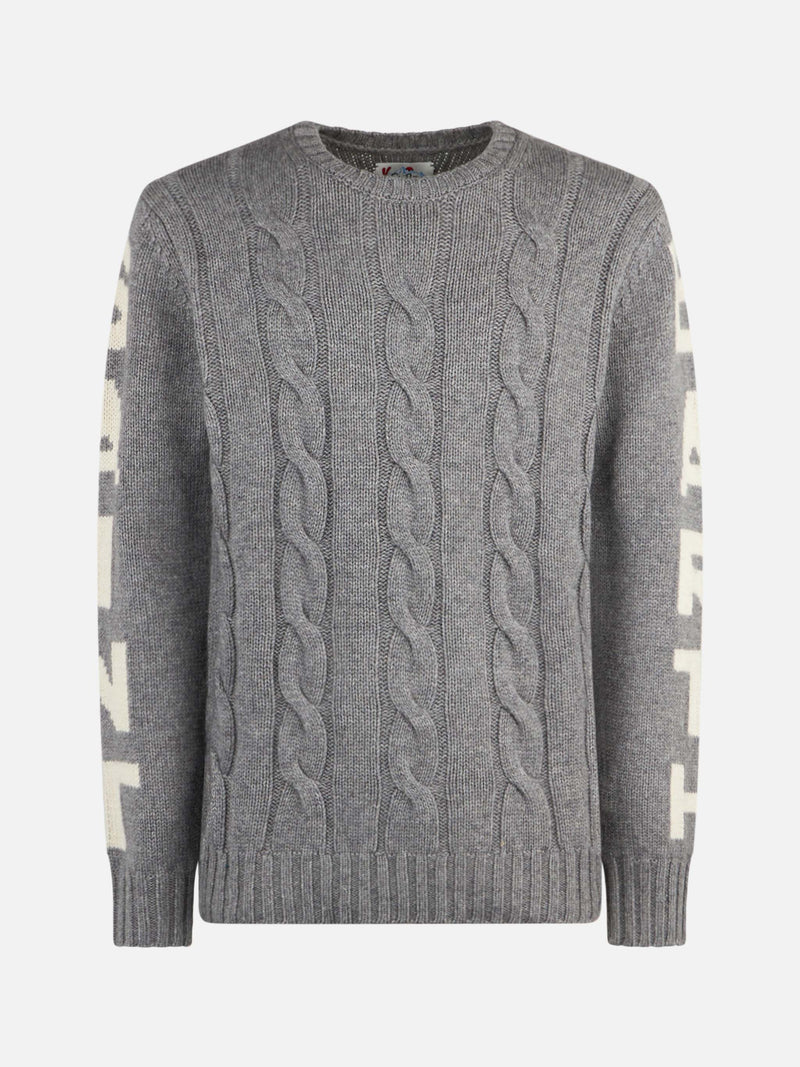 Man grey heavyweight cable knit sweater Bergen