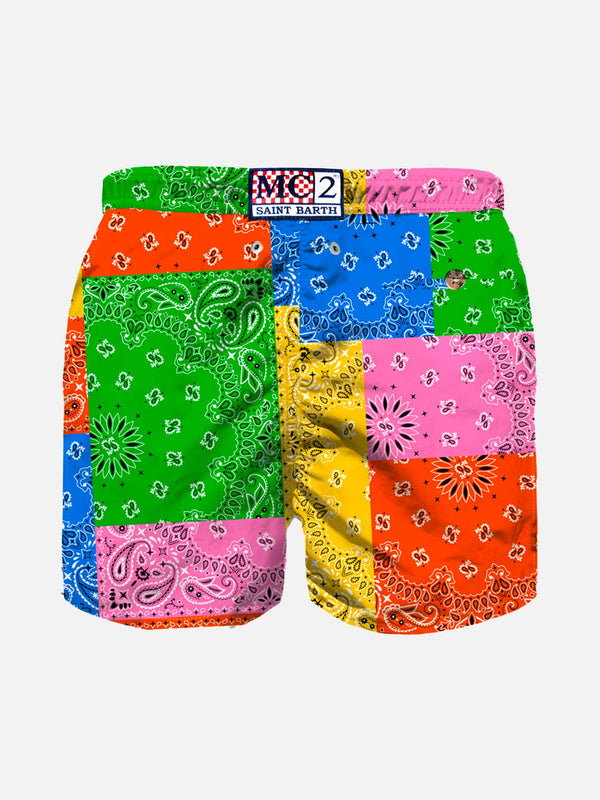 Badeshorts für Jungen mit mehrfarbigem Bandana-Print