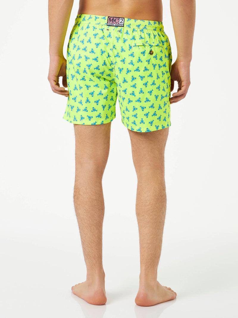 Bequeme Herren-Badeshorts aus leichtem Stoff mit Hummer-Print