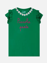 T-shirt da bambina in cotone con balza e ricamo