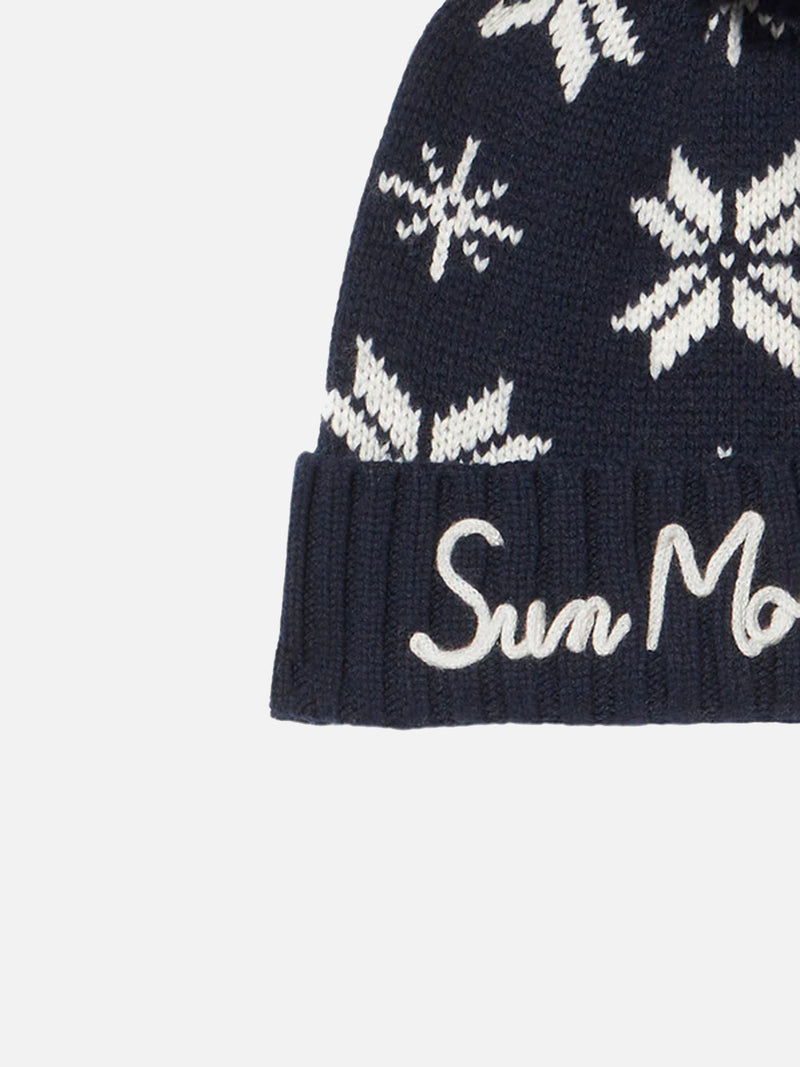 Man navy blue beanie with norwegian pattern