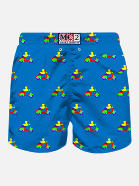 Herren-Badeshorts aus leichtem Stoff mit Reiter-Enten-Aufdruck | MARCO LODOLA ART SONDERAUSGABE