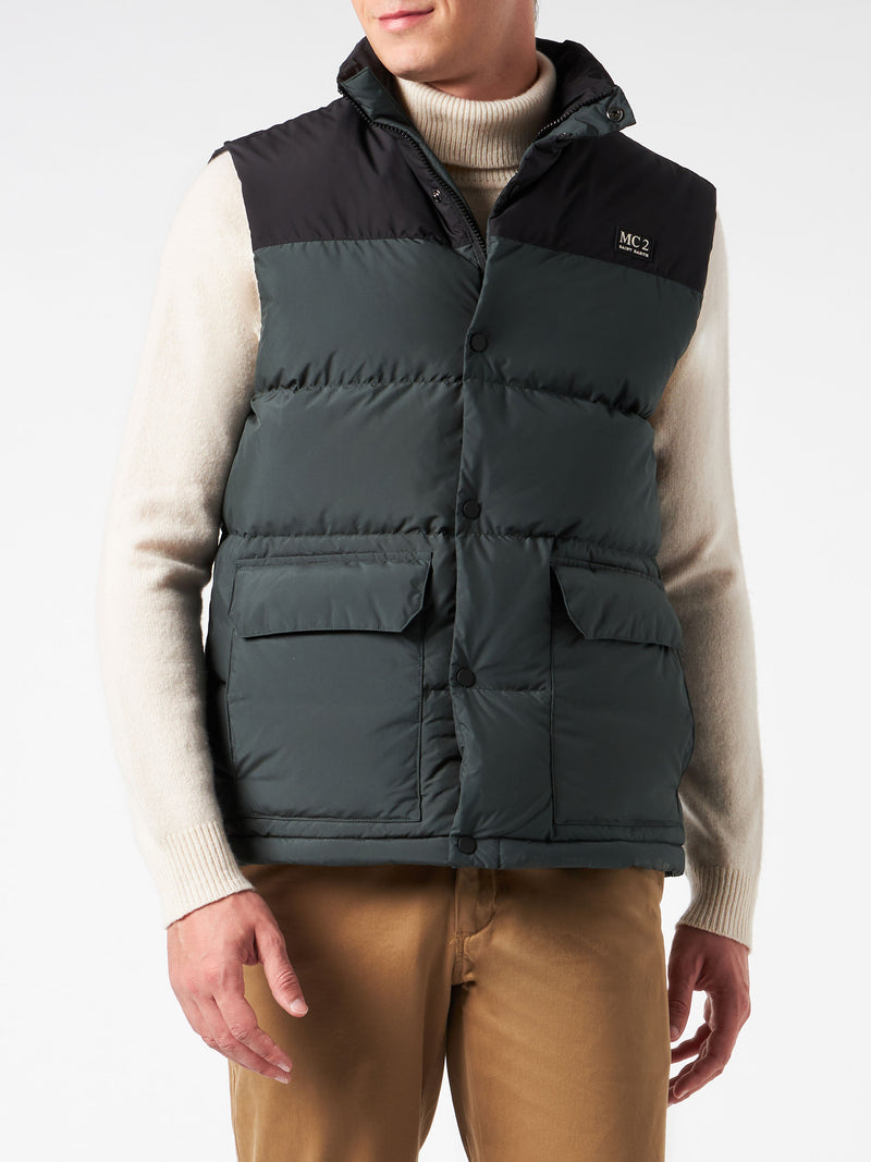 Gilet da uomo imbottito in piuma verde con tasche