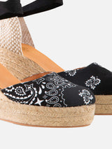 Espadrillas mit hohem Keilabsatz und Knöchelspitze