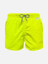 Neongelbe Badeshorts für Jungen | PANTONE® SONDERAUSGABE