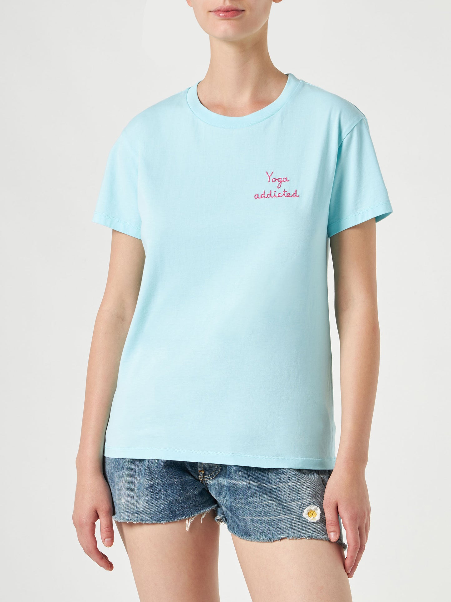Woman cotton t-shirt with "yoga addicted" embroidered writing