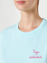 Damen-T-Shirt aus Baumwolle mit gesticktem „Yoga Addicted“-Schriftzug