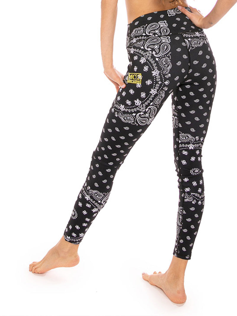 Leggings da yoga stampa bandana nera all-over