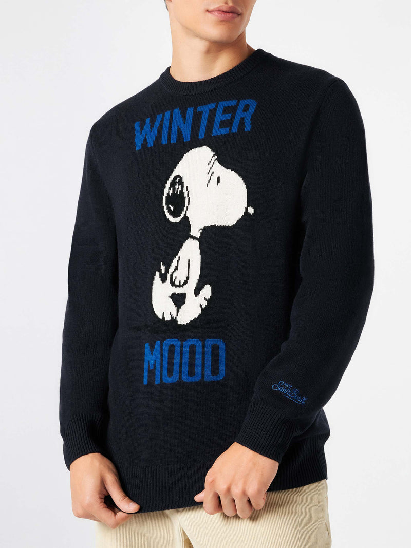 Maglia da uomo blu stampa Winter Mood Snoopy | SNOOPY - EDIZIONE SPECIALE PEANUTS™