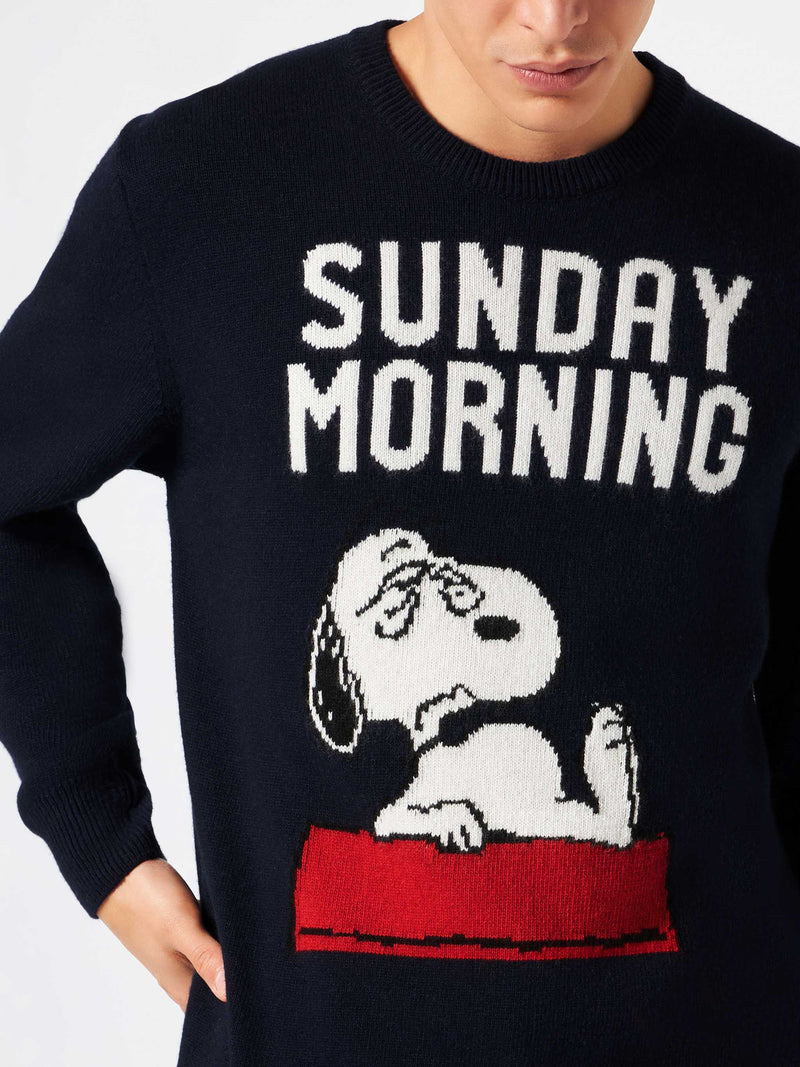 Maglia da uomo con stampa Snoopy Sunday Morning | SNOOPY - EDIZIONE SPECIALE PEANUTS™