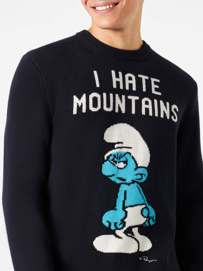 Blauer Herrenpullover in Marineblau mit Aufdruck „I hate Mountains Smurf“ | ©PEYO SONDERAUSGABE