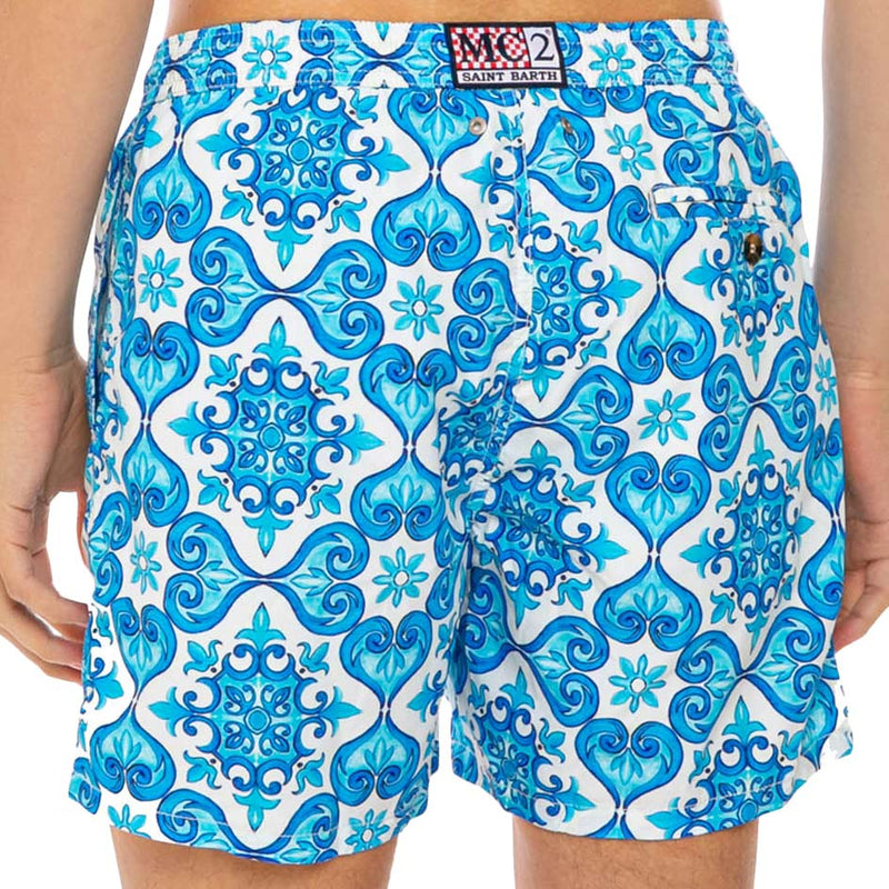 Herren-Badeshorts aus leichtem Stoff mit Majolika-Print