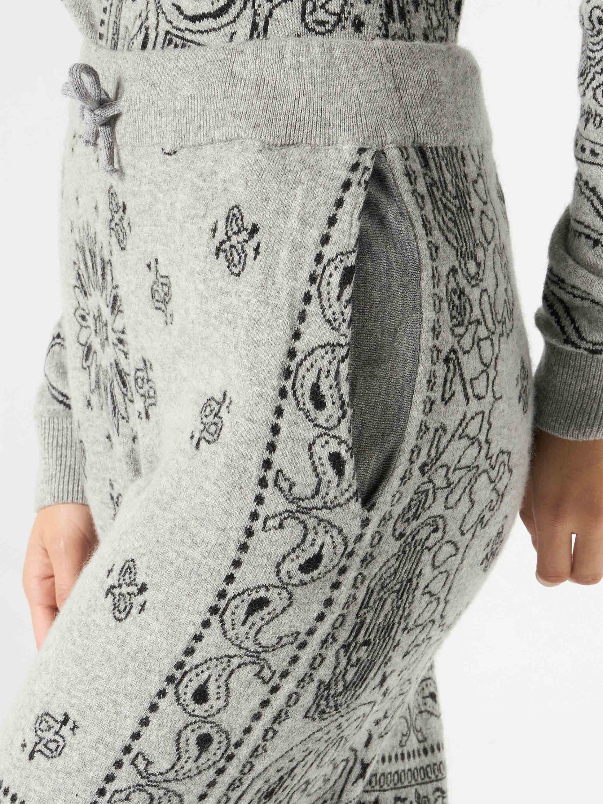 Woman lightweight knit sweatpants with grey bandanna print - MC2 Saint Barth