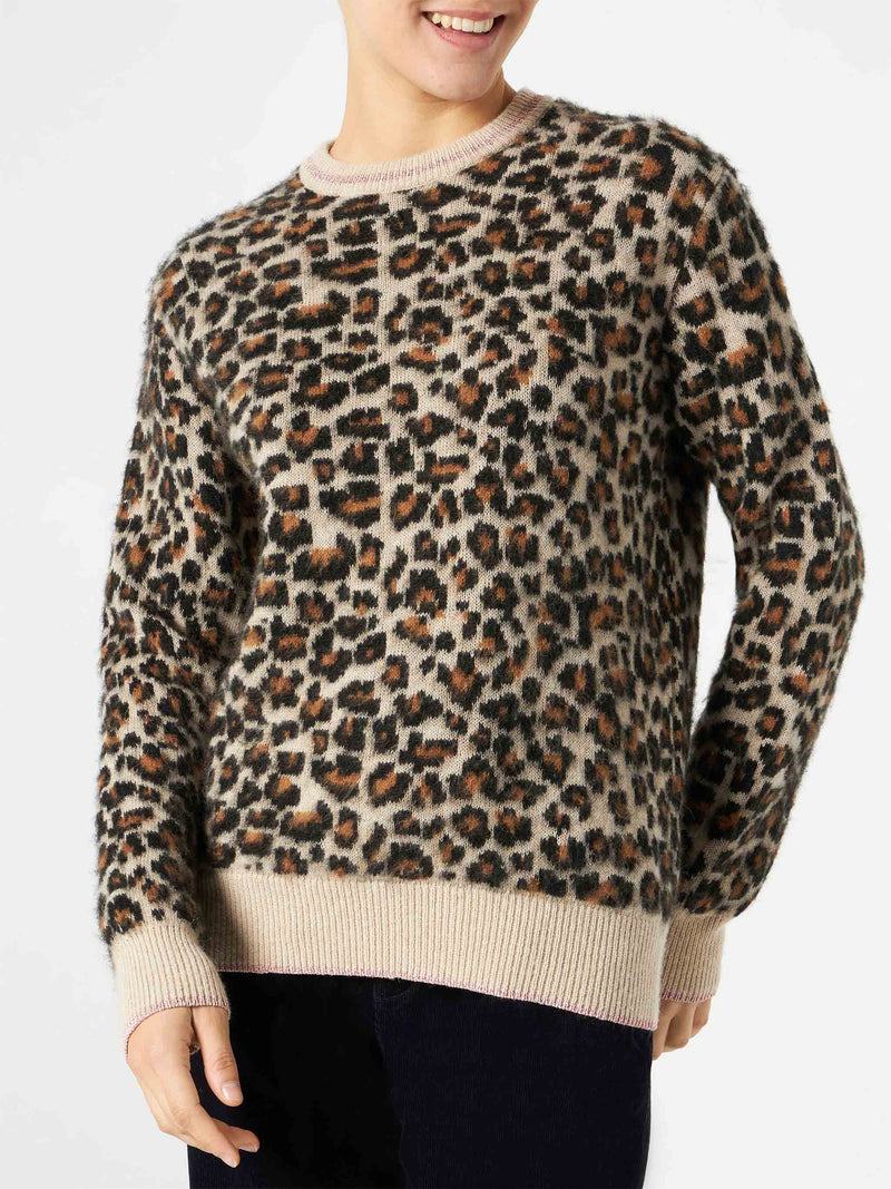 Maglia da donna garzata con fantasia leopardata